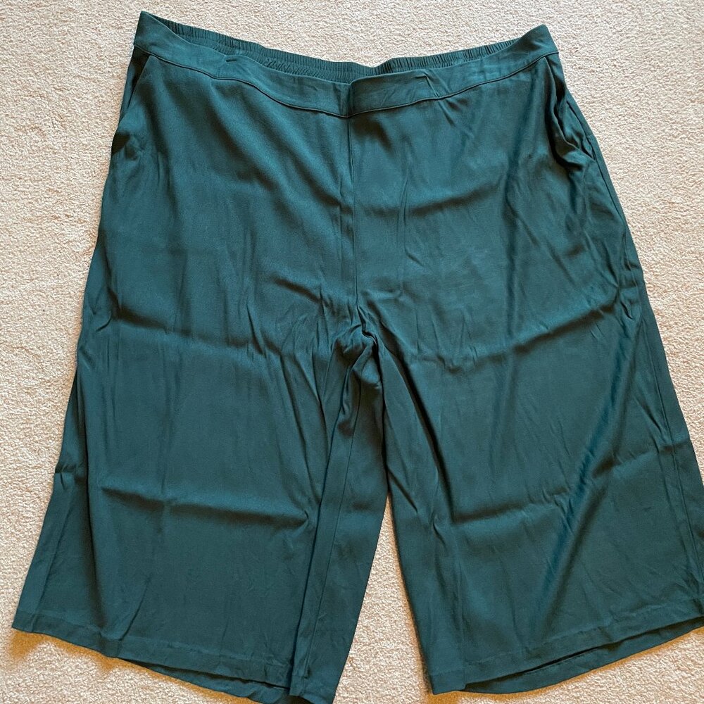 Universal Standard Elvo Double Luxe Culottes - Forest Green